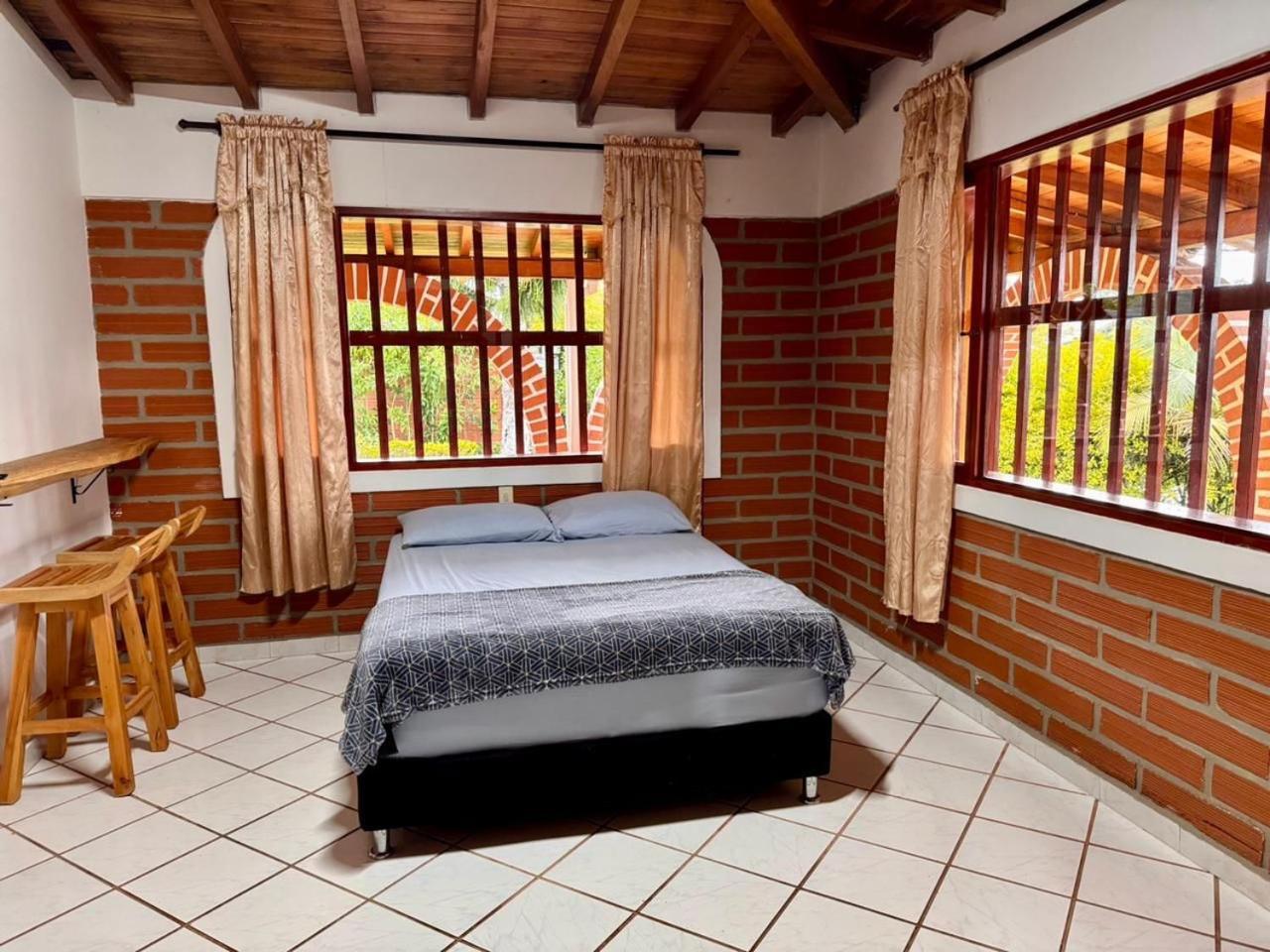 Hotel Campestre Alto Lindo En Guatapé Extérieur photo